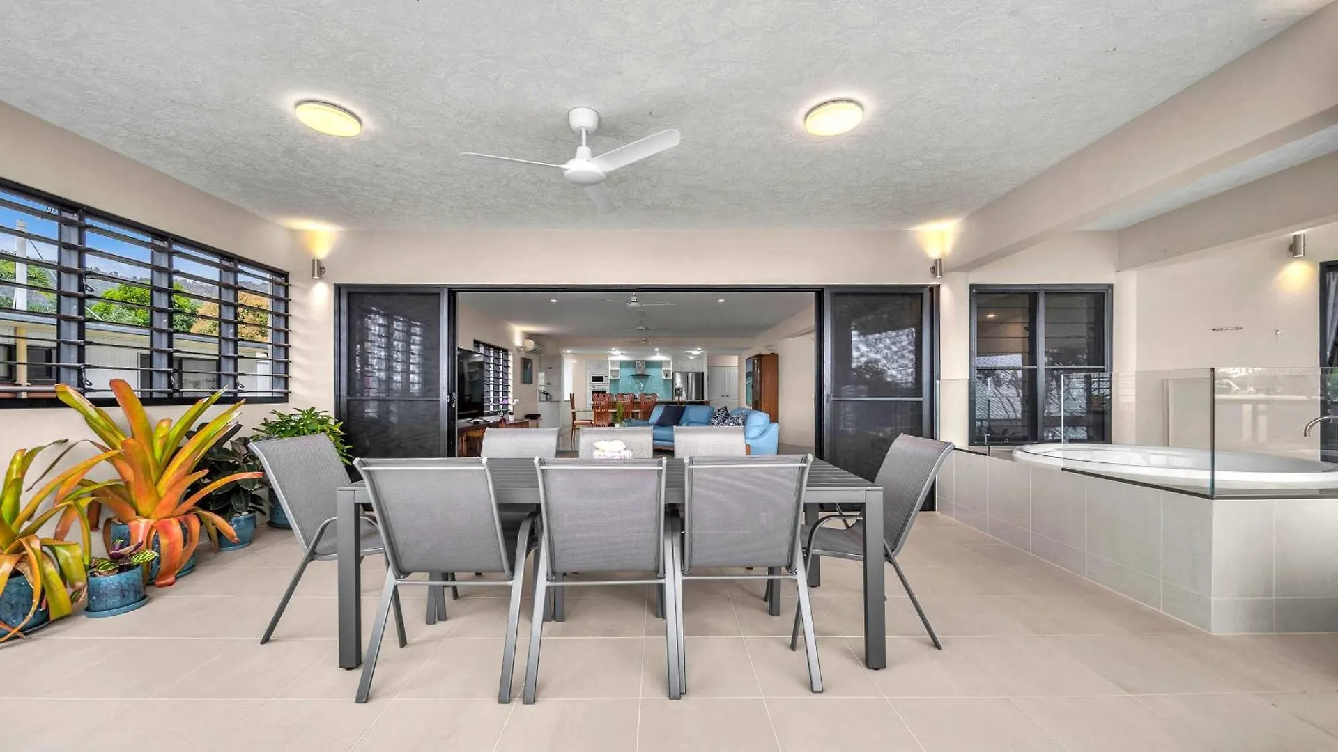 Whitsunday Escape - Beachfront With Private Pool Cannonvale 0*,  Australia