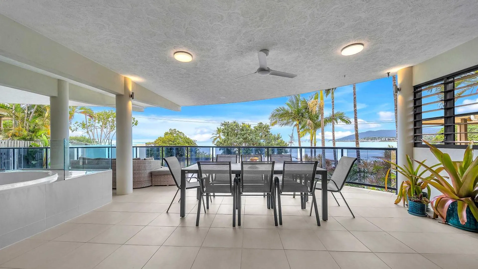 Whitsunday Escape - Beachfront With Private Pool Cannonvale Apartment