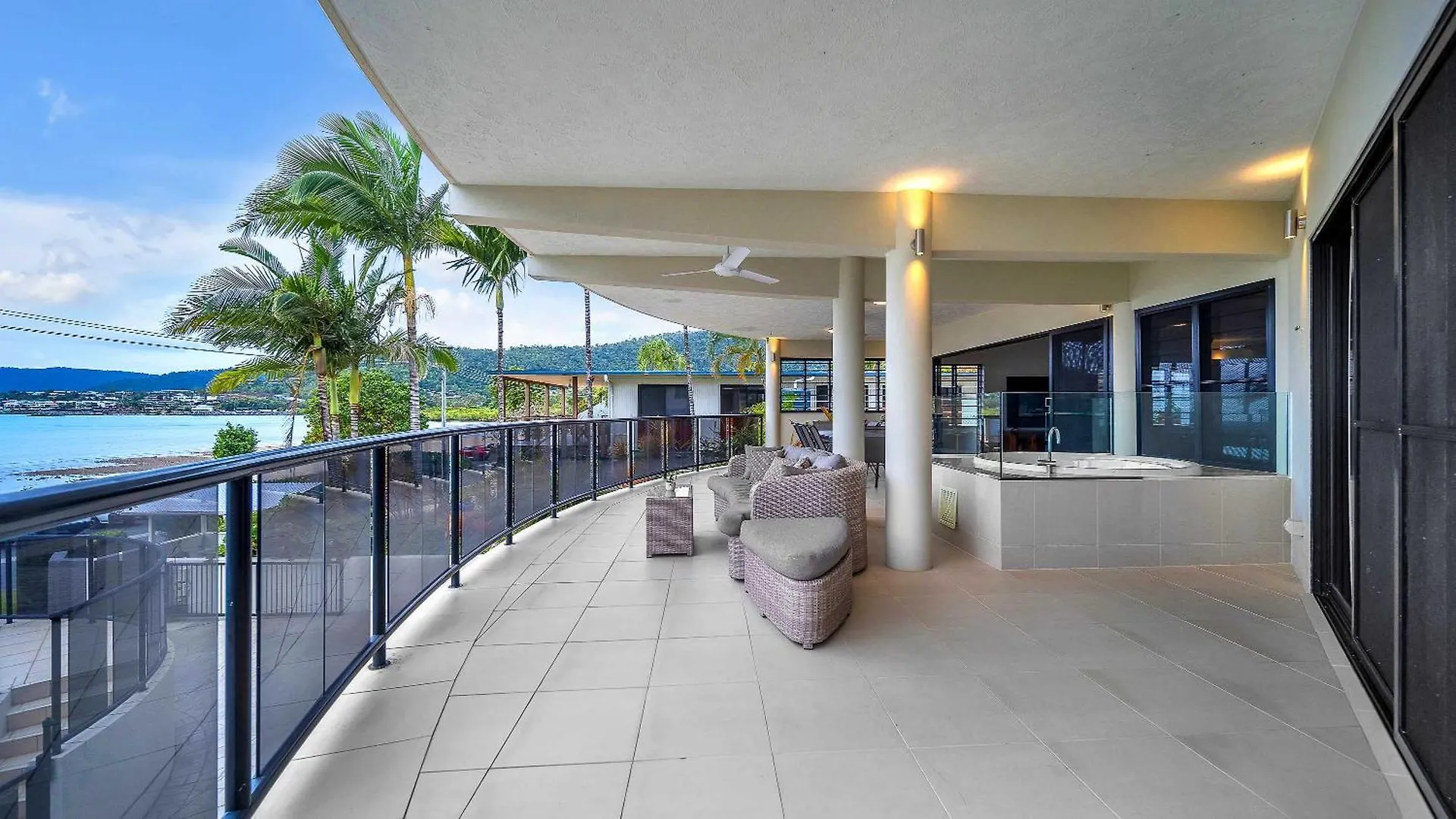 Whitsunday Escape - Beachfront With Private Pool Cannonvale 0*,
