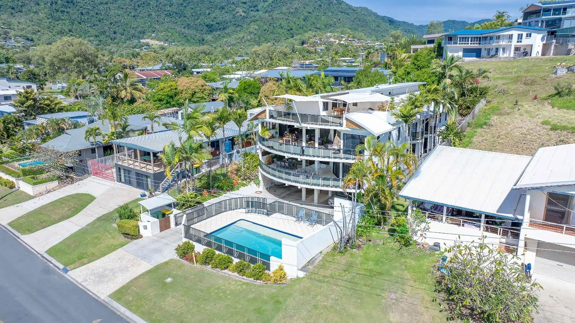 Whitsunday Escape - Beachfront With Private Pool Cannonvale 0*,  Australia