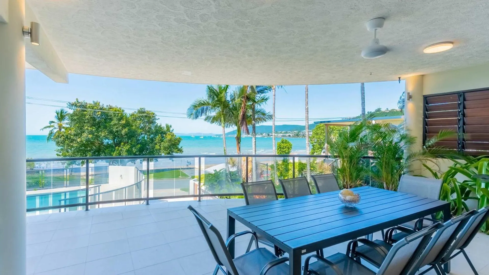 Whitsunday Escape - Beachfront With Private Pool Cannonvale 0*,  Australia