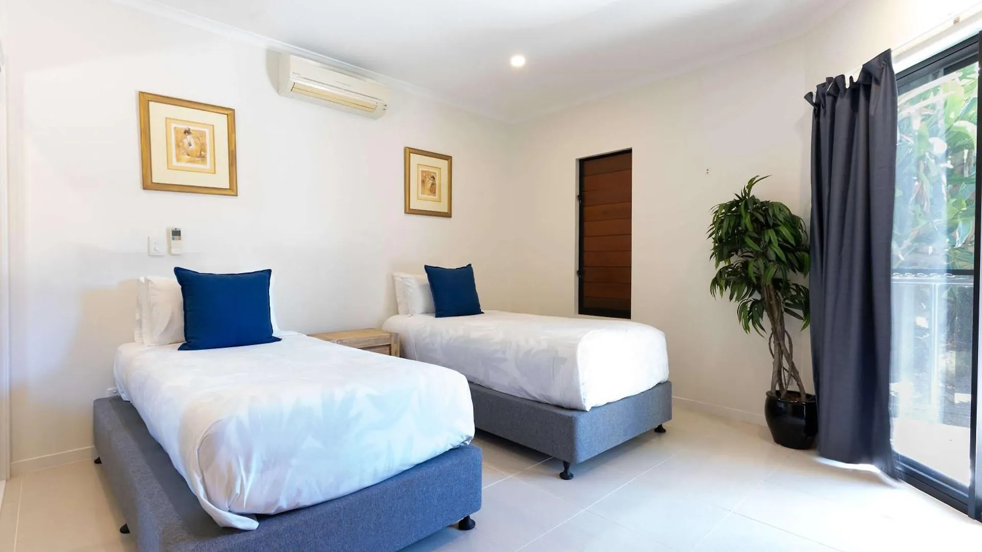 Whitsunday Escape - Beachfront With Private Pool Cannonvale Apartment