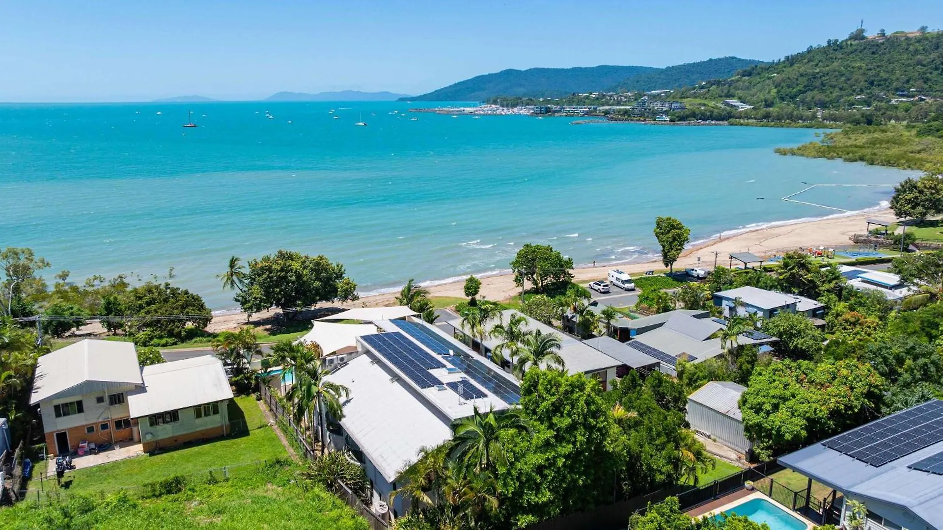 Whitsunday Escape - Beachfront With Private Pool Cannonvale