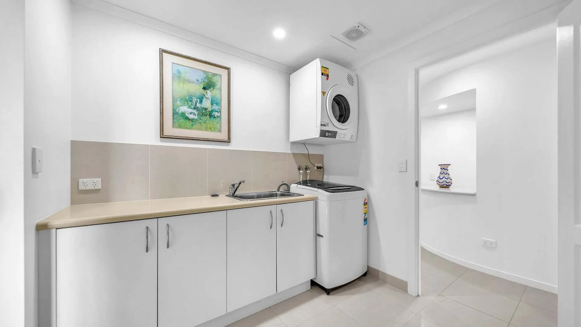 Whitsunday Escape - Beachfront With Private Pool Cannonvale Apartment
