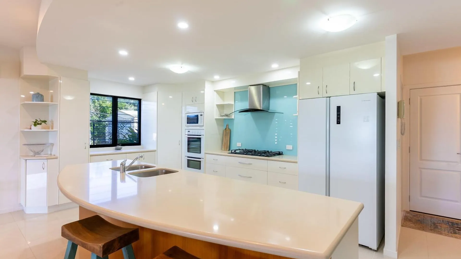 Whitsunday Escape - Beachfront With Private Pool Cannonvale Apartment